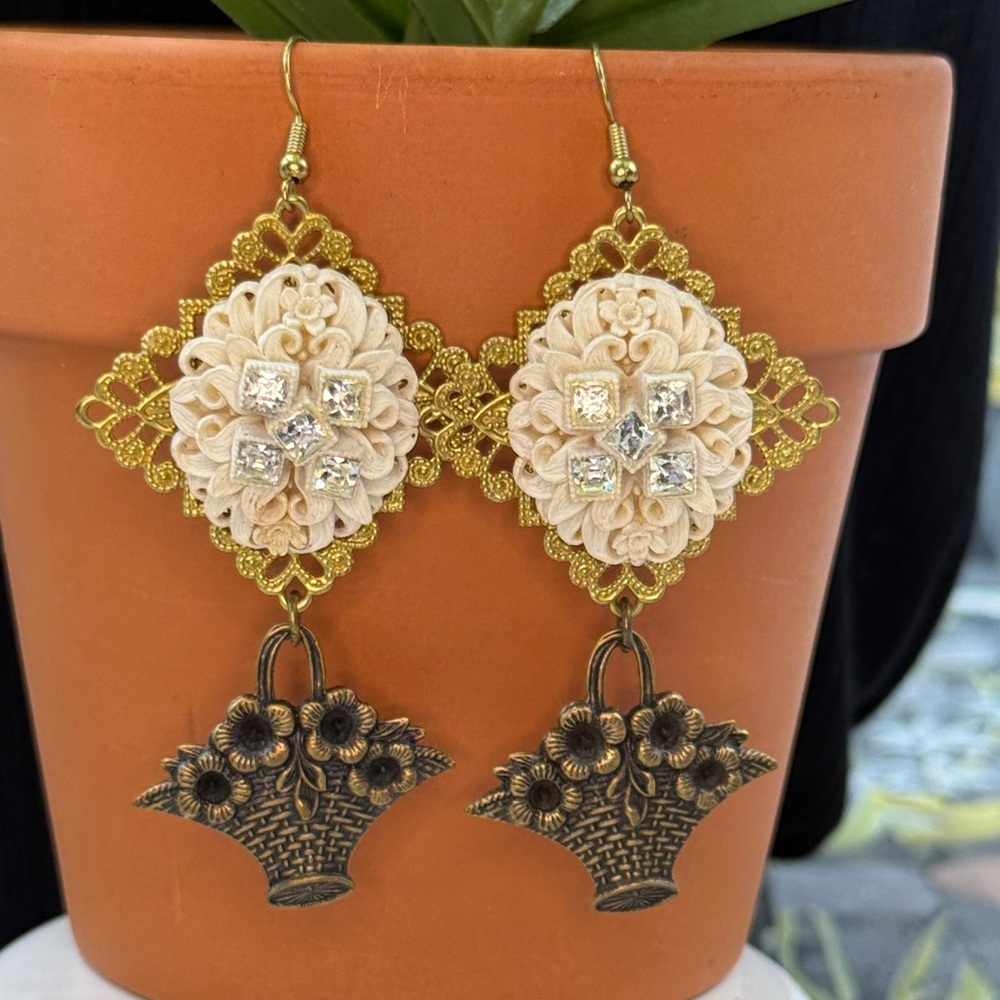🌟Adorned Crown Jewelry assemblage celluloid floral filigree earrings